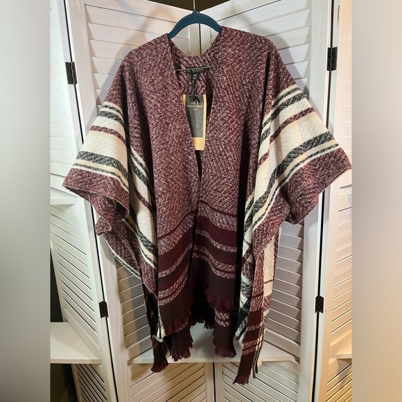 Lincoln Sweaters - NEW LINCOLN PONCHO